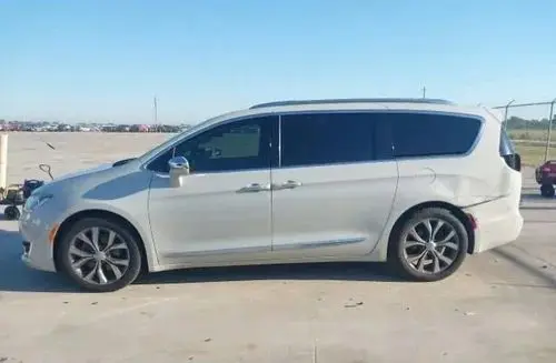 CHRYSLER Pacifica 