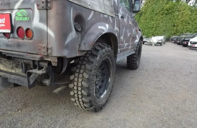 SUZUKI Samurai 
