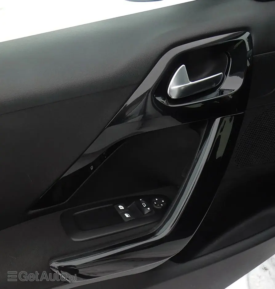 PEUGEOT 208 1.2 PureTech Active