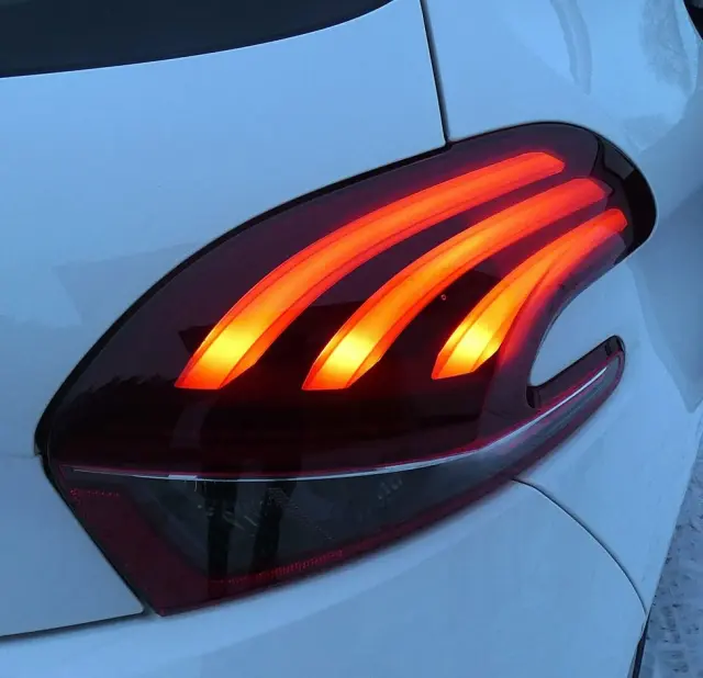 PEUGEOT 208 1.2 PureTech Active