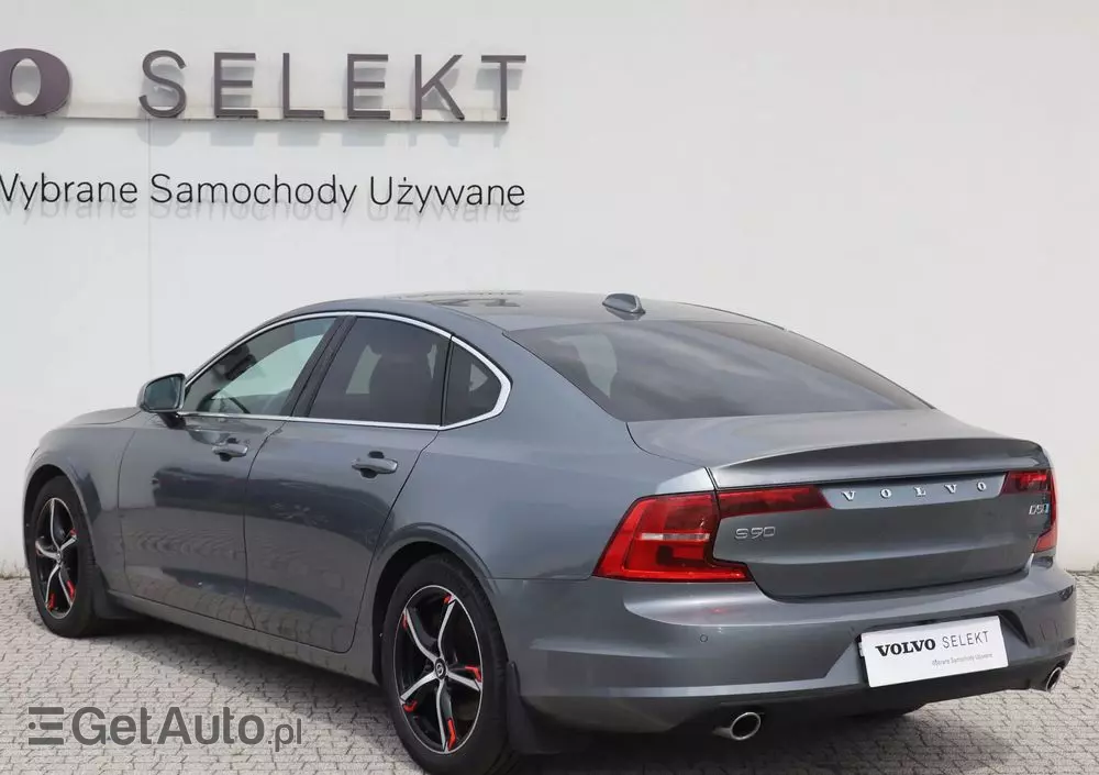 VOLVO S90 D5 AWD Momentum