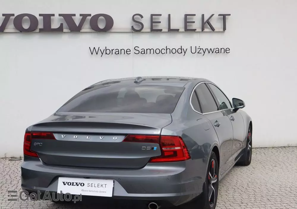 VOLVO S90 D5 AWD Momentum