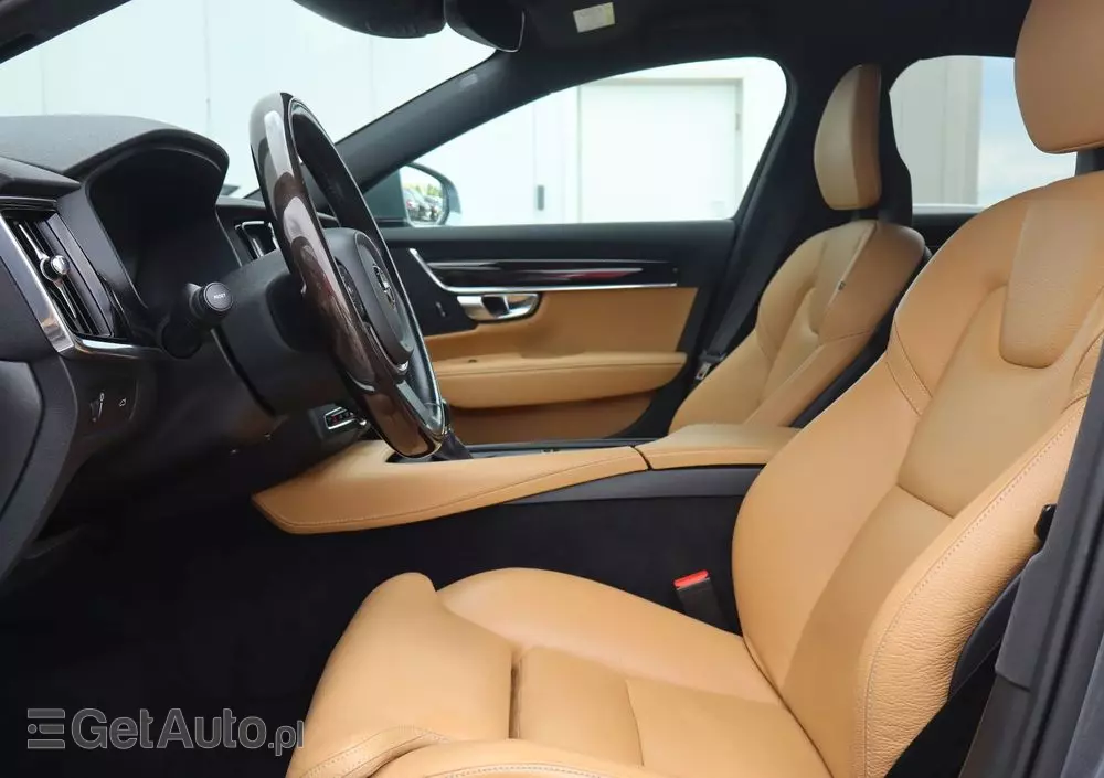 VOLVO S90 D5 AWD Momentum