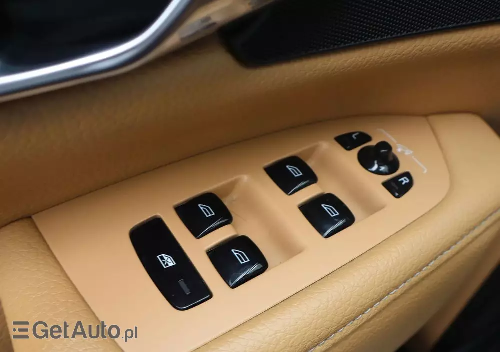 VOLVO S90 D5 AWD Momentum