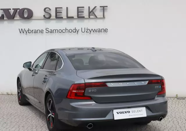 VOLVO S90 D5 AWD Momentum