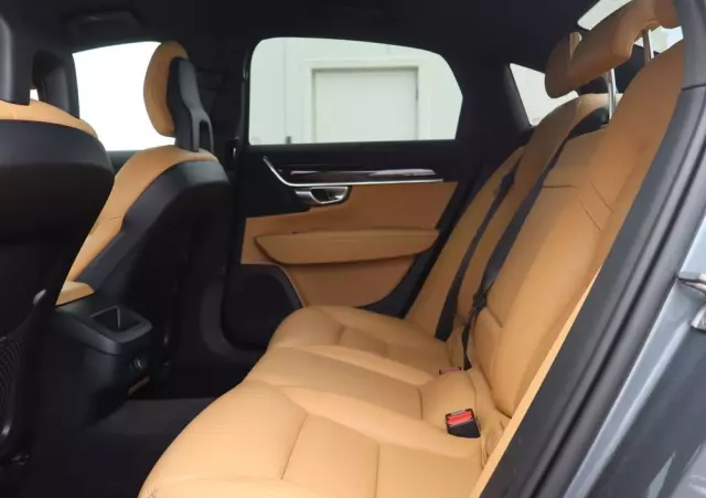 VOLVO S90 D5 AWD Momentum