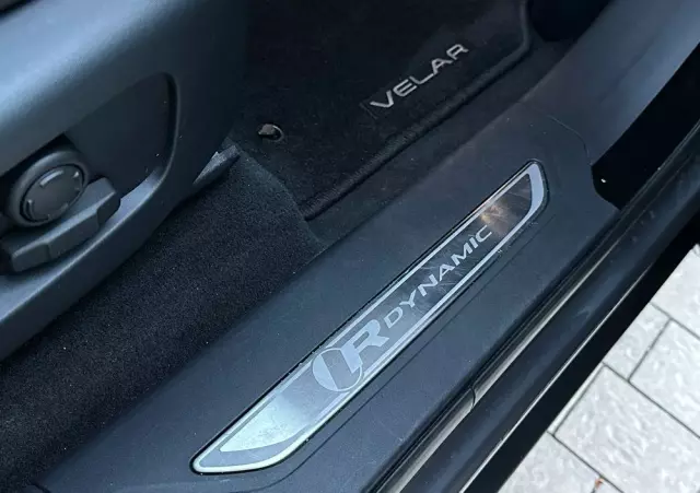 LAND ROVER Range Rover Velar 2.0 D200 mHEV R-Dynamic S