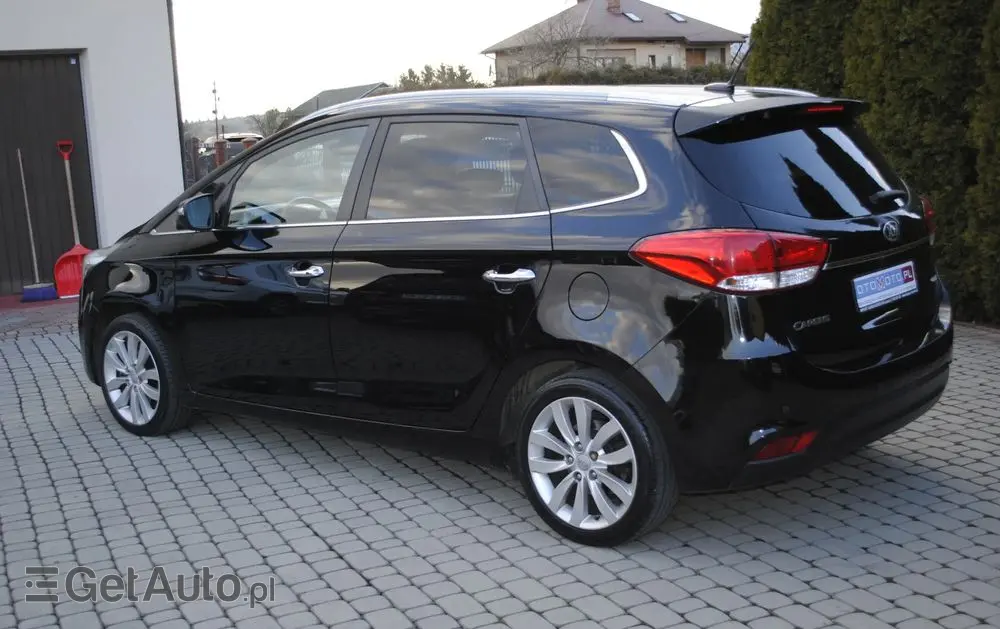 KIA Carens 