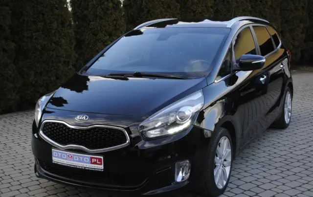 KIA Carens 