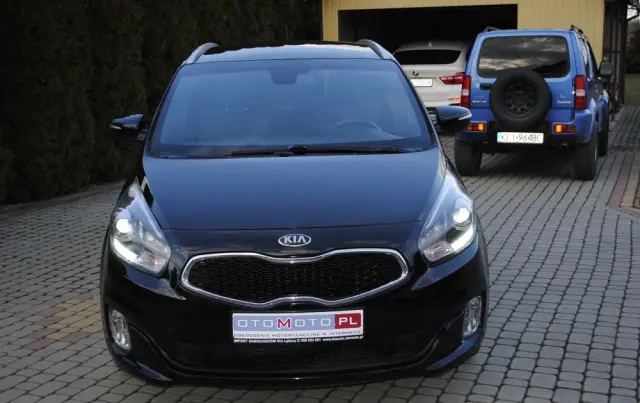 KIA Carens 