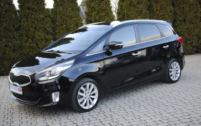 KIA Carens 