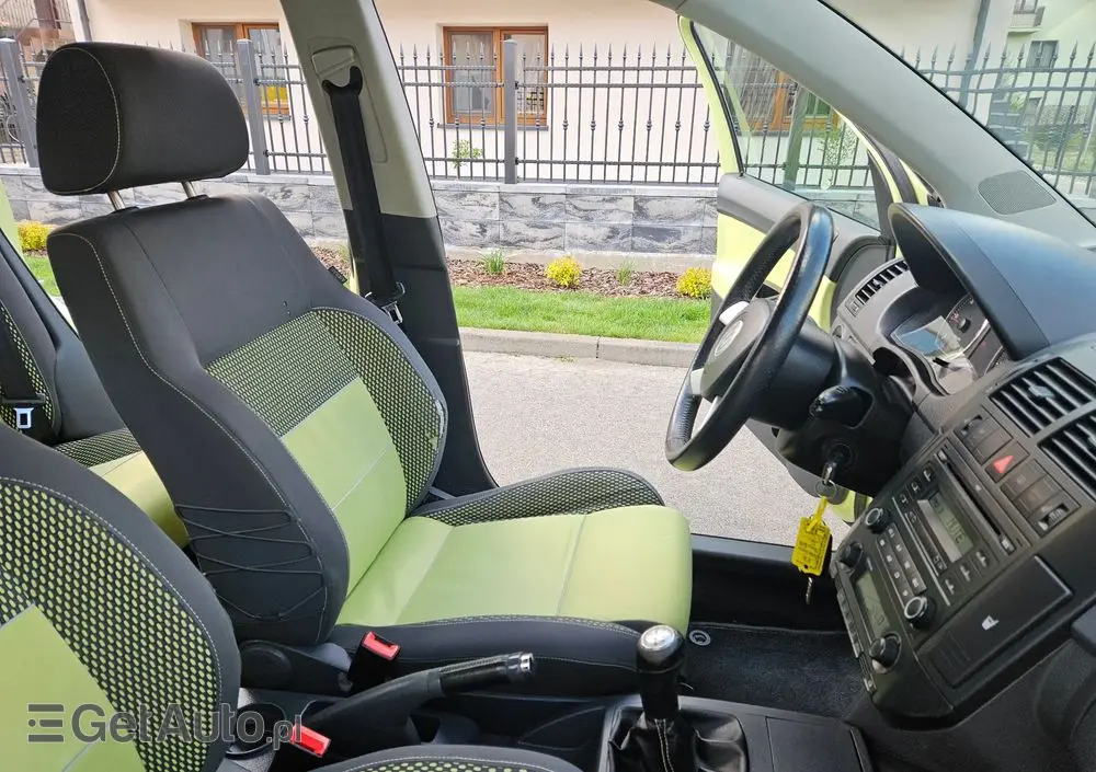 VOLKSWAGEN Polo Cross 