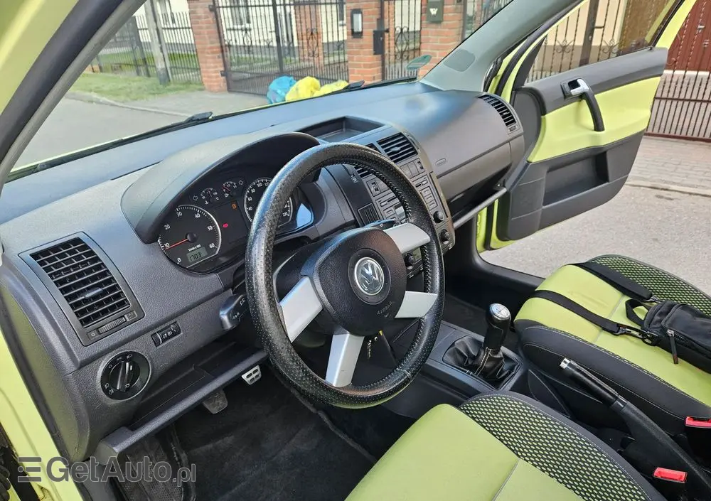 VOLKSWAGEN Polo Cross 