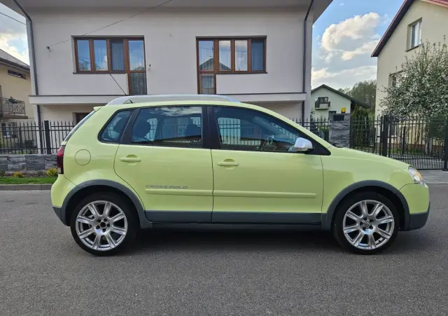VOLKSWAGEN Polo Cross 