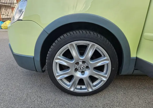 VOLKSWAGEN Polo Cross 