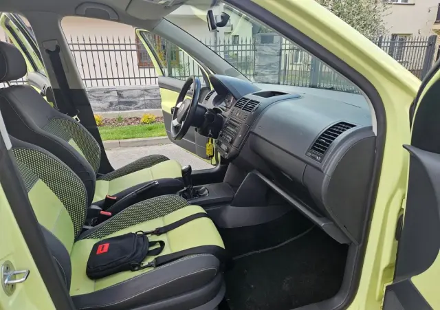 VOLKSWAGEN Polo Cross 