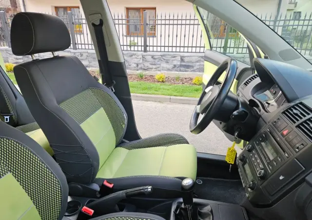 VOLKSWAGEN Polo Cross 