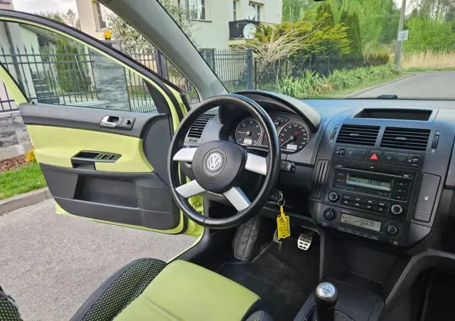 VOLKSWAGEN Polo Cross 
