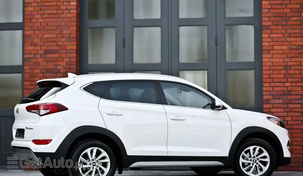 HYUNDAI Tucson 
