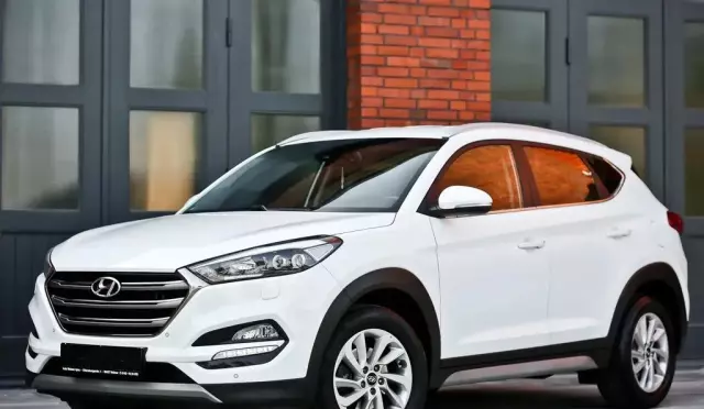 HYUNDAI Tucson 