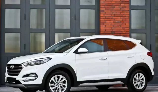 HYUNDAI Tucson 