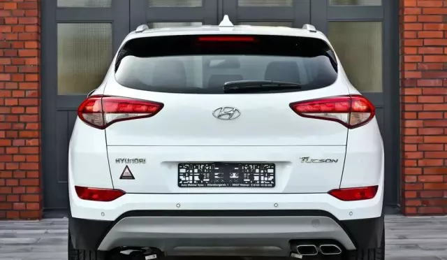 HYUNDAI Tucson 