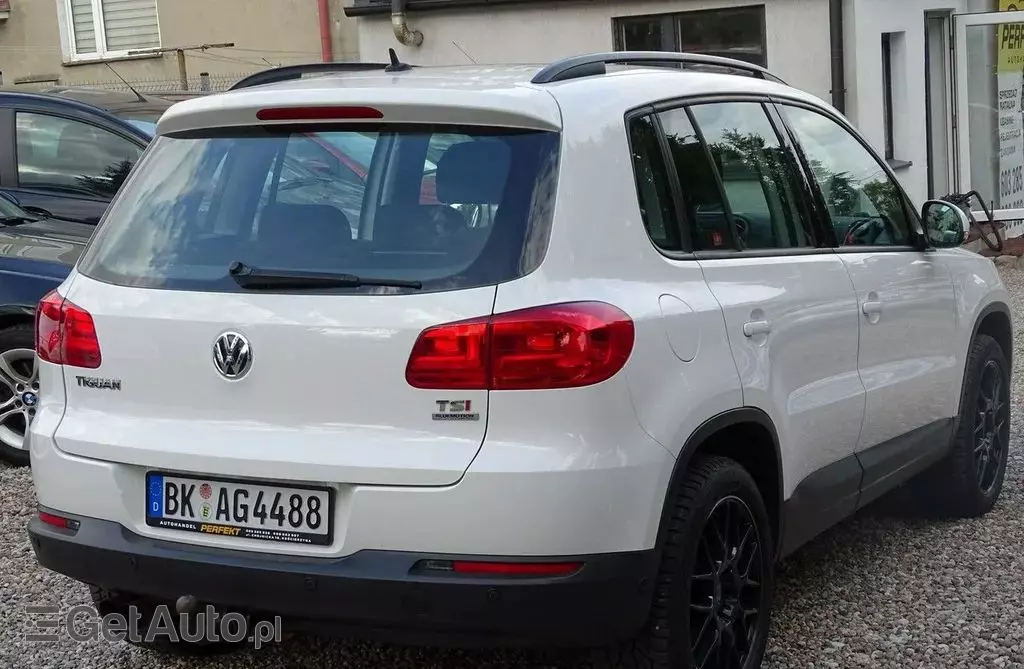 VOLKSWAGEN Tiguan 
