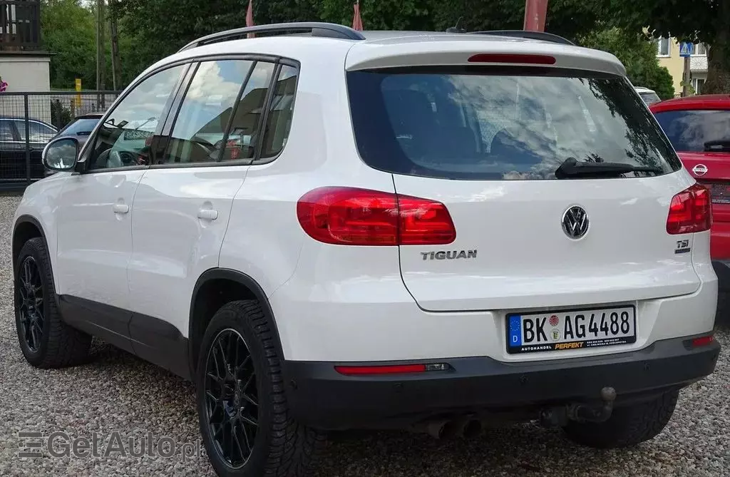 VOLKSWAGEN Tiguan 