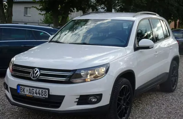 VOLKSWAGEN Tiguan 
