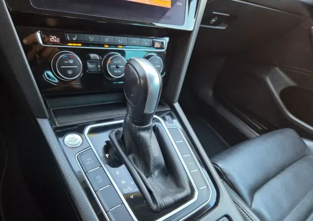 VOLKSWAGEN Passat 2.0 TSI Elegance DSG
