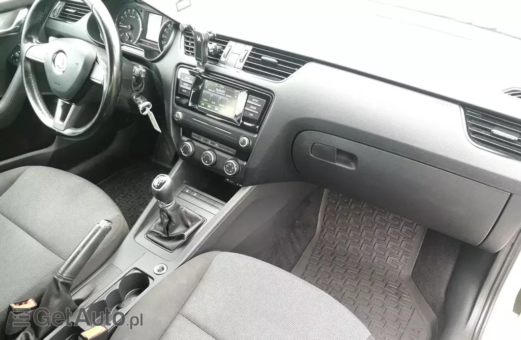 SKODA Octavia 