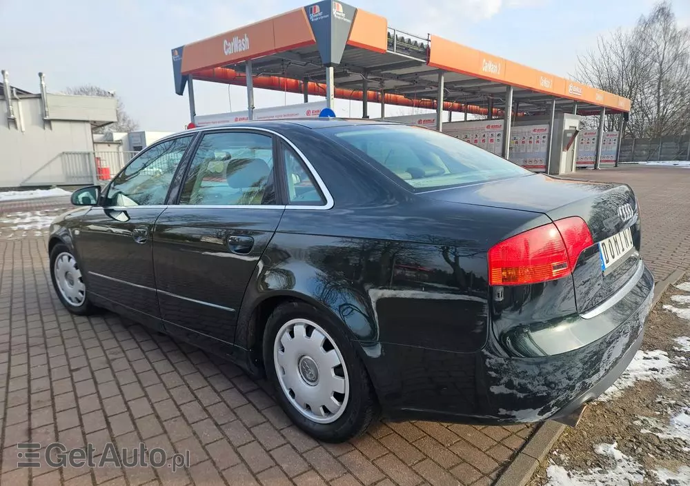 AUDI A4 1.6