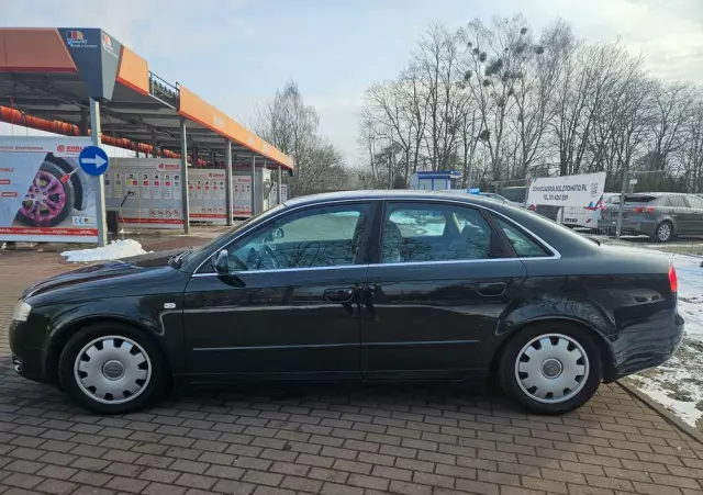 AUDI A4 1.6