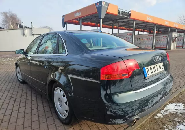 AUDI A4 1.6