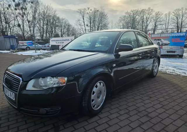 AUDI A4 1.6