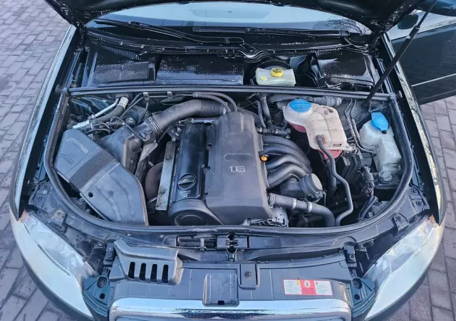 AUDI A4 1.6