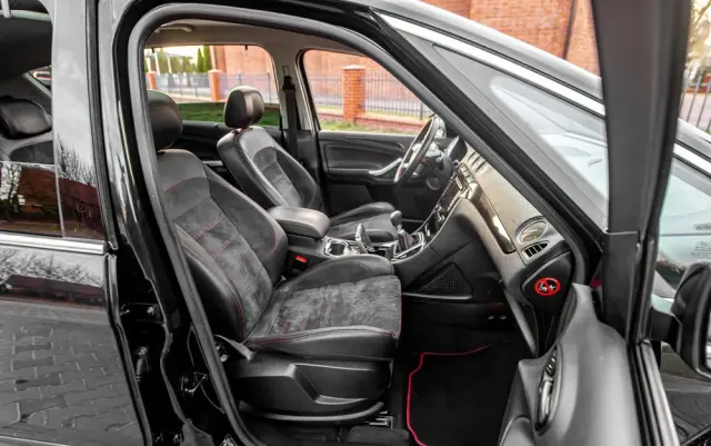 FORD S-Max 2.2 TDCi DPF Titanium X