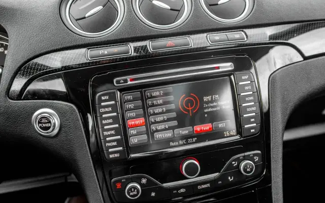 FORD S-Max 2.2 TDCi DPF Titanium X