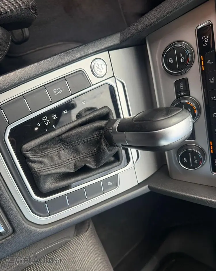 VOLKSWAGEN Passat 2.0 TDI (BlueMotion Technology) DSG Highline