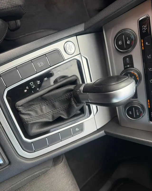 VOLKSWAGEN Passat 2.0 TDI (BlueMotion Technology) DSG Highline