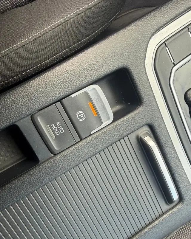 VOLKSWAGEN Passat 2.0 TDI (BlueMotion Technology) DSG Highline