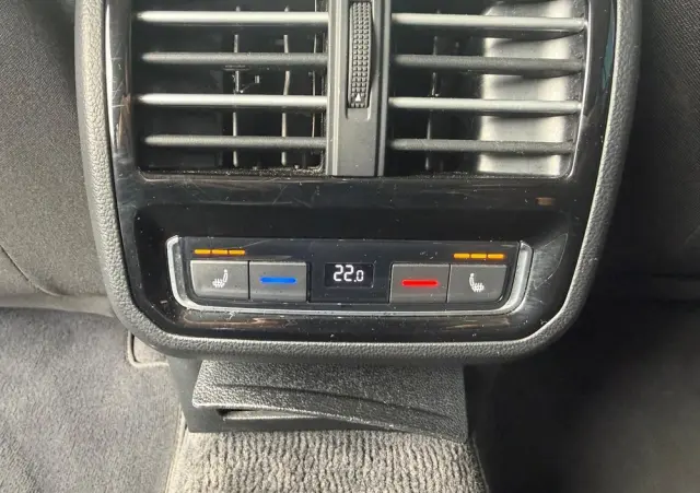 VOLKSWAGEN Passat 2.0 TDI (BlueMotion Technology) DSG Highline