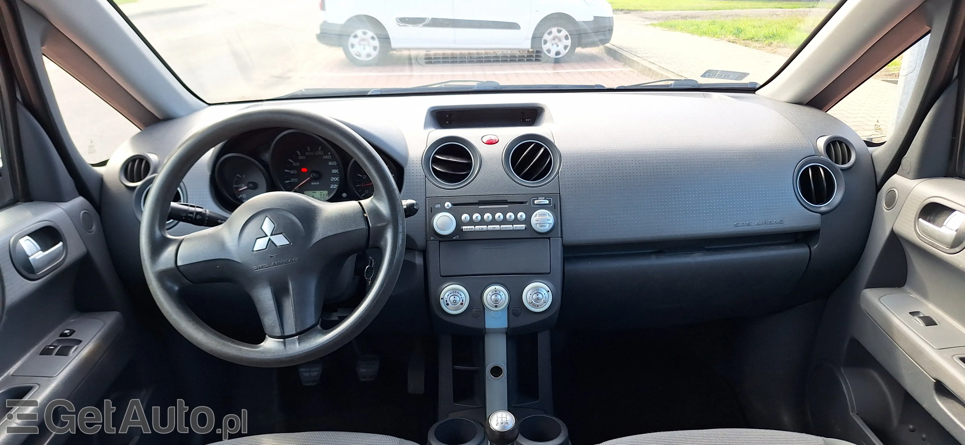 MITSUBISHI Colt 