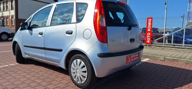 MITSUBISHI Colt 