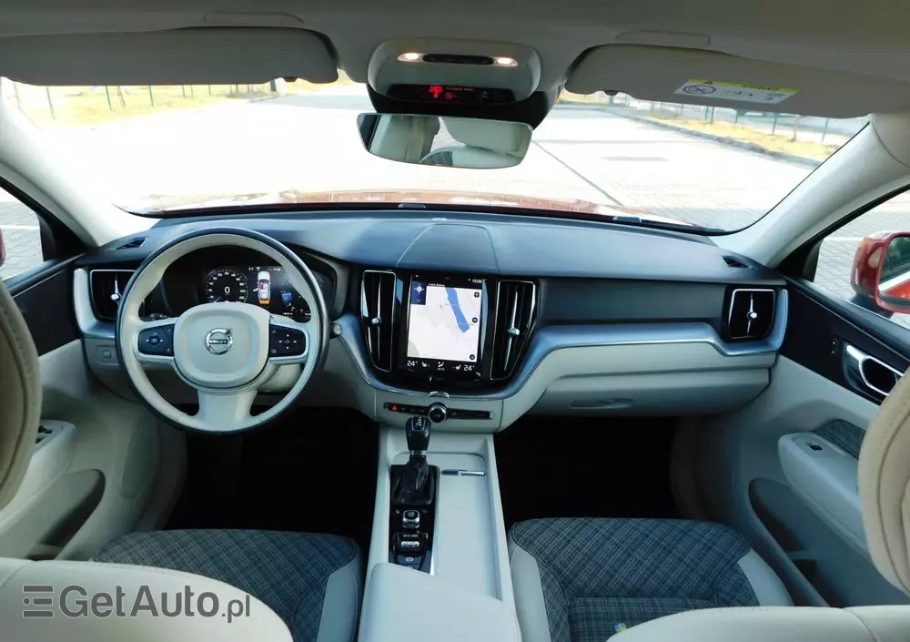 VOLVO XC 60 D4 Momentum Pro