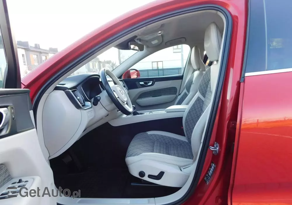 VOLVO XC 60 D4 Momentum Pro