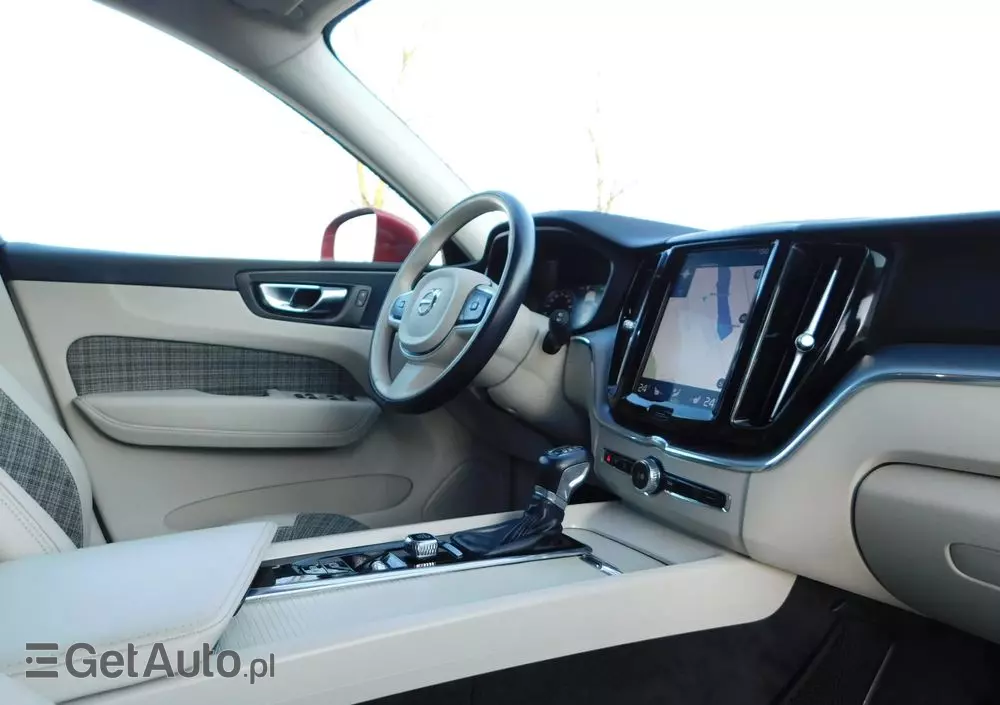 VOLVO XC 60 D4 Momentum Pro