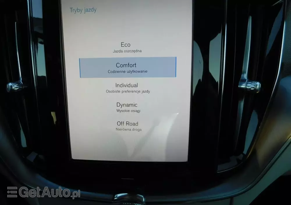 VOLVO XC 60 D4 Momentum Pro