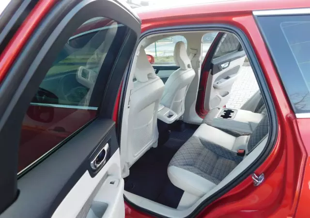 VOLVO XC 60 D4 Momentum Pro