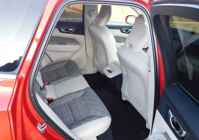 VOLVO XC 60 D4 Momentum Pro